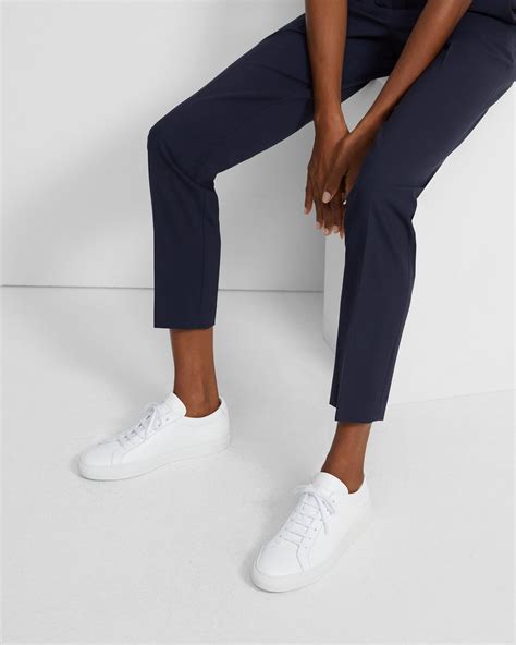 common projects sneakers women.